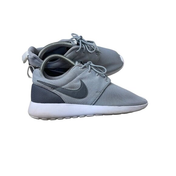 Nike Kid's Roshe One Running Shoe Youth Size 7 Gray White - Picture 3 of 7